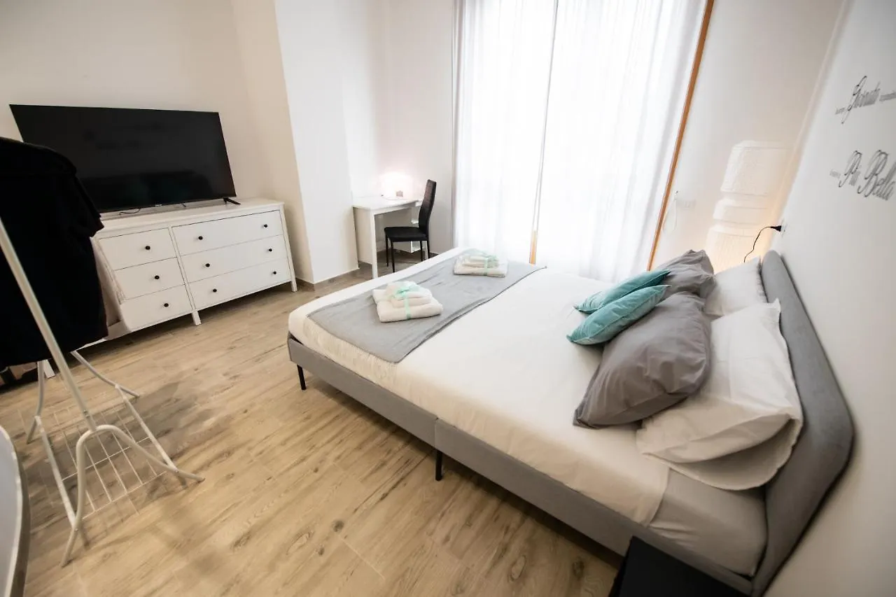 ! Tiffany ! Cinema - Metro 5 Min - 70Mq Apartment Milan 0*,  Italy